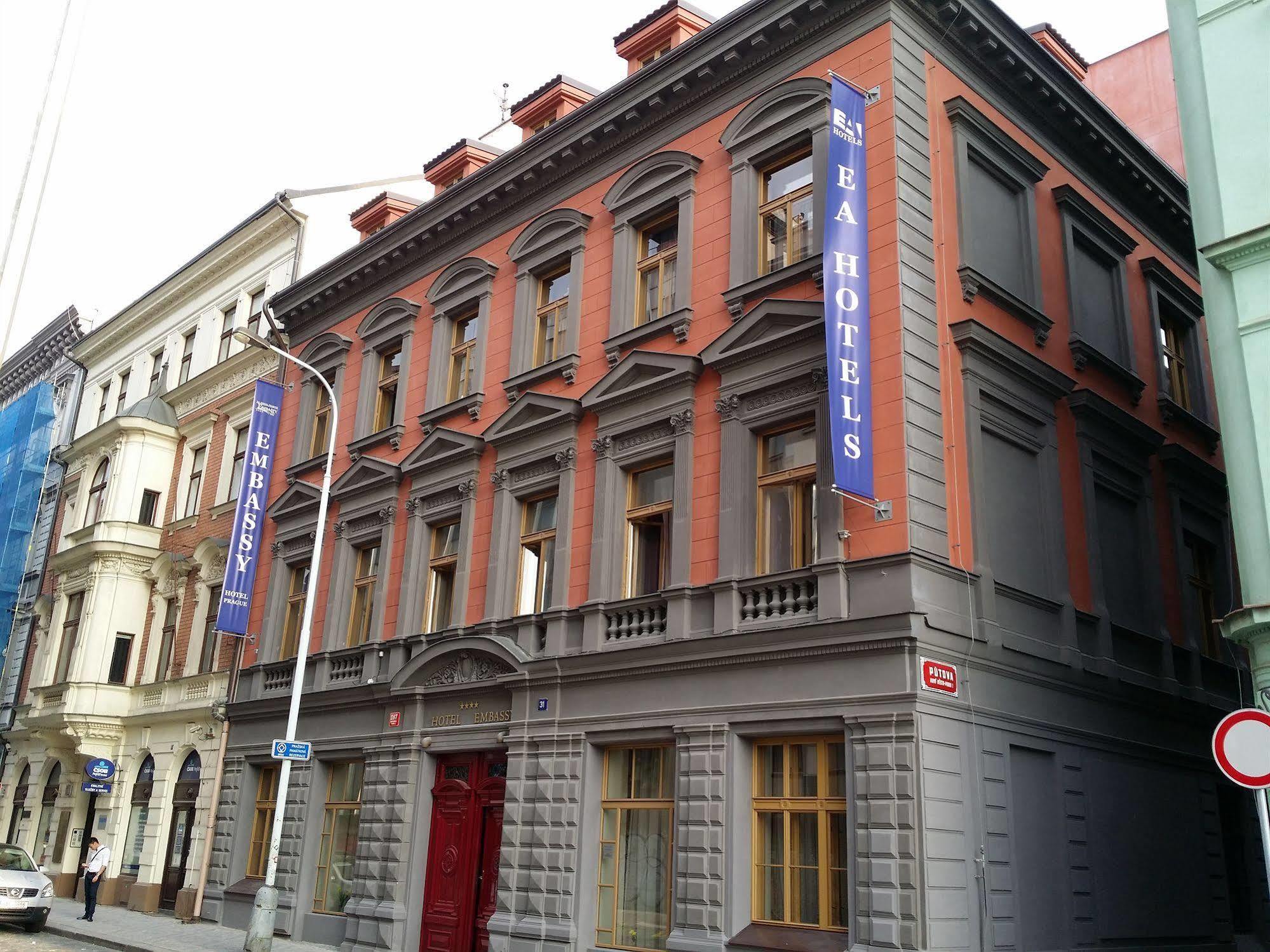 Hotel Ea Embassy