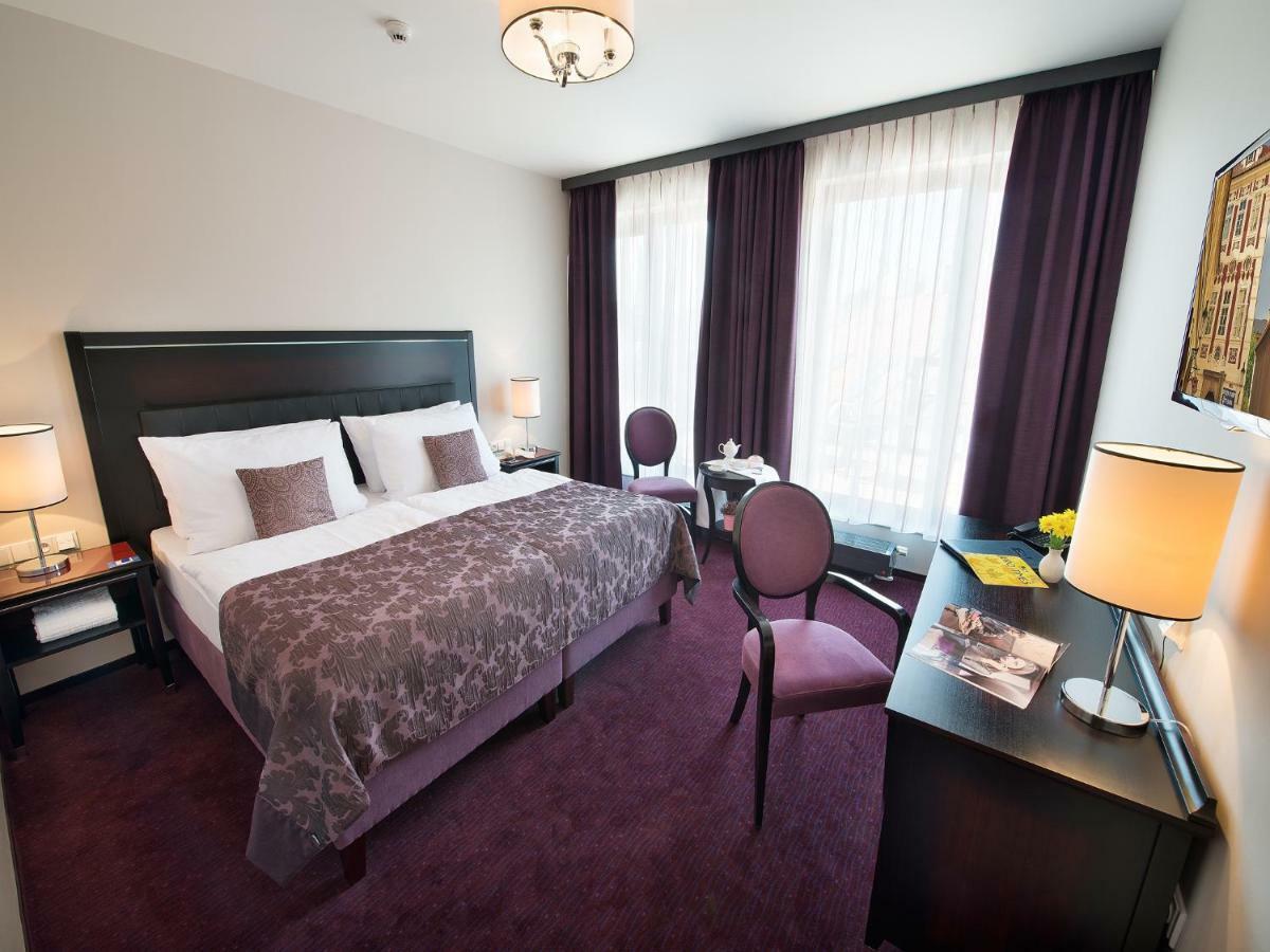 Ea Embassy Hotel Praga
